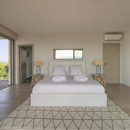 Frgk Luxury Lord Brougham, Croix-des-gardes Heated Pool & Ultra-fast Wi-fi Villa *