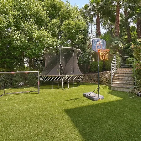 Villa Frgk Luxury Lord Brougham, Croix-des-gardes Heated Pool & Ultra-fast Wi-fi