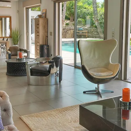 Villa Frgk Luxury Lord Brougham, Croix-des-gardes Heated Pool & Ultra-fast Wi-fi *