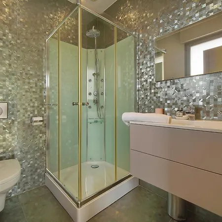 Villa Frgk Luxury Lord Brougham, Croix-des-gardes Heated Pool & Ultra-fast Wi-fi