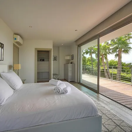 Frgk Luxury Lord Brougham, Croix-des-gardes Heated Pool & Ultra-fast Wi-fi *