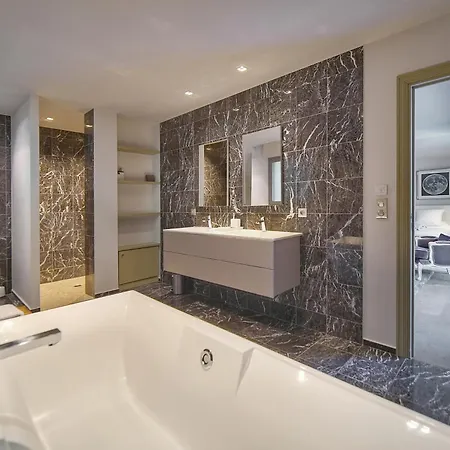 Villa Frgk Luxury Lord Brougham, Croix-des-gardes Heated Pool & Ultra-fast Wi-fi