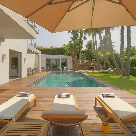 Frgk Luxury Lord Brougham, Croix-des-gardes Heated Pool & Ultra-fast Wi-fi Villa *