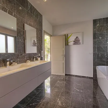 Frgk Luxury Croix Des Gardes Villa *