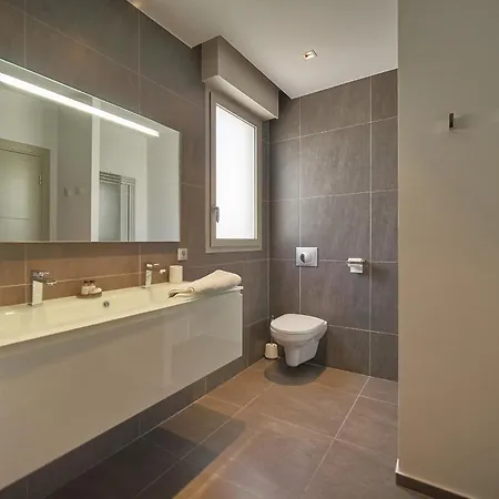 Villa Frgk Luxury Lord Brougham, Croix-des-gardes Heated Pool & Ultra-fast Wi-fi