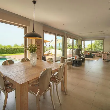 Villa Frgk Luxury Lord Brougham, Croix-des-gardes Heated Pool & Ultra-fast Wi-fi Cannes