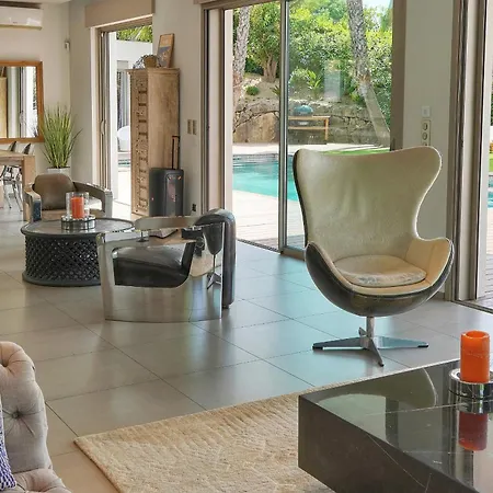 Villa Frgk Luxury Lord Brougham, Croix-des-gardes Heated Pool & Ultra-fast Wi-fi