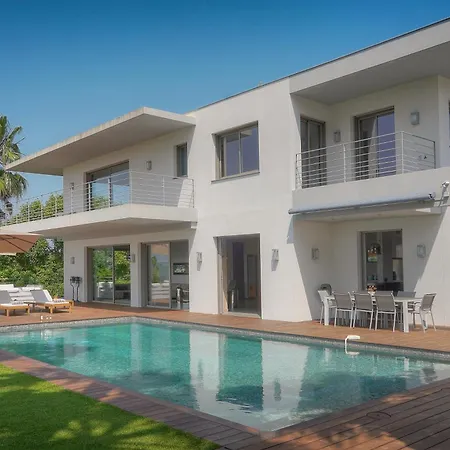 Villa Frgk Luxury Lord Brougham, Croix-des-gardes Heated Pool & Ultra-fast Wi-fi